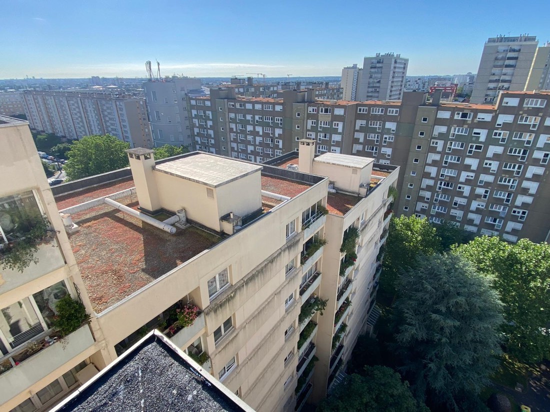 Toiture-terrasse dégradée avant réfection de l'étanchéité